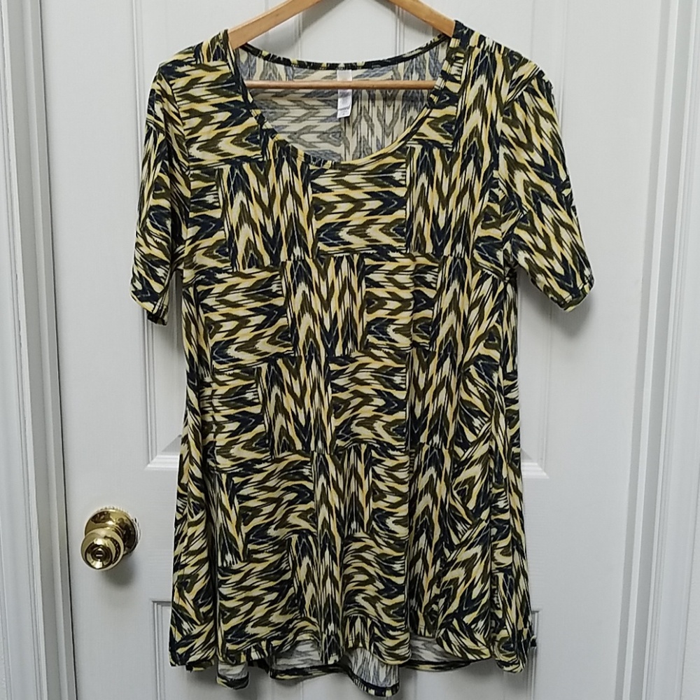 LuLaRoe Perfect tee